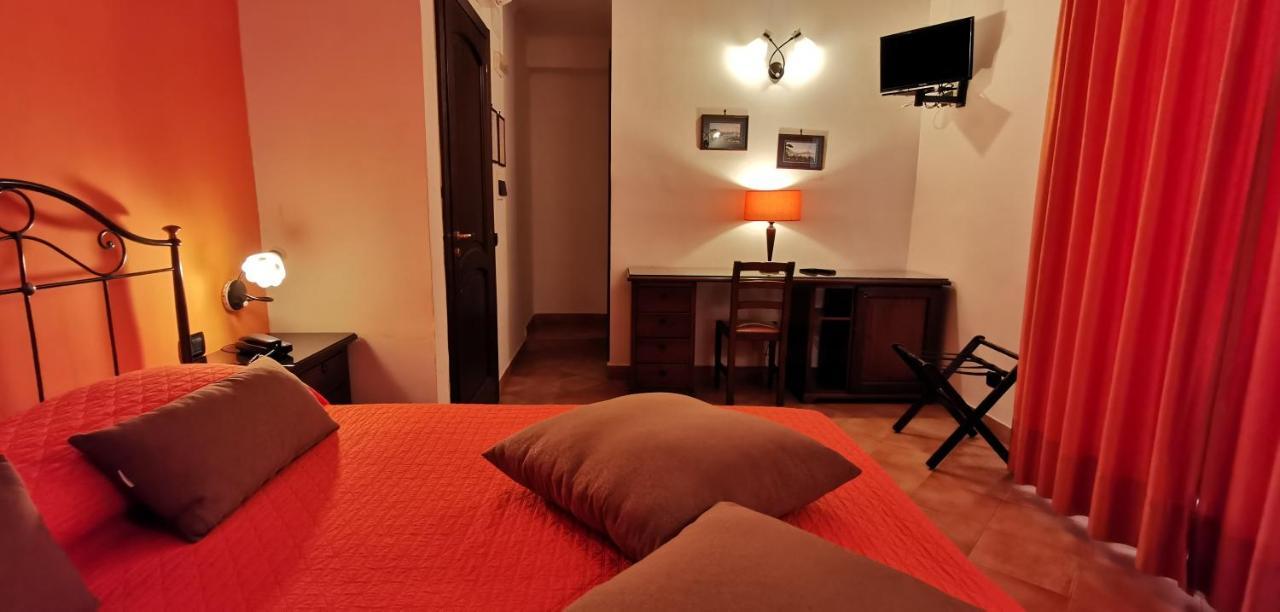 Hotel Neapolis Esterno foto