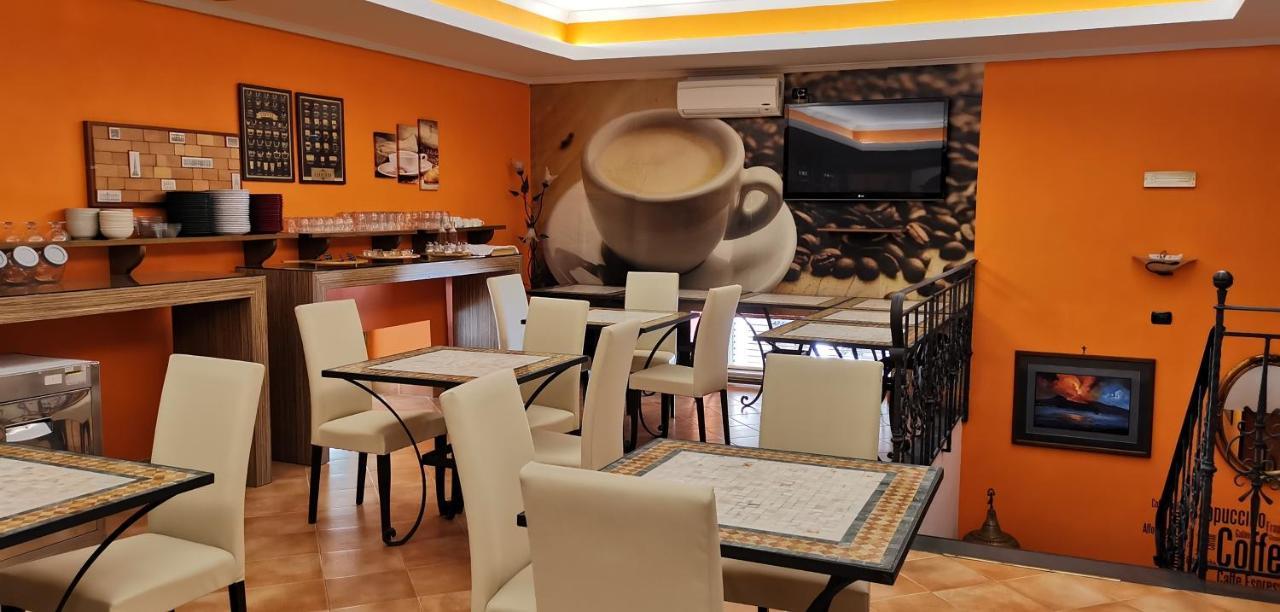 Hotel Neapolis Esterno foto