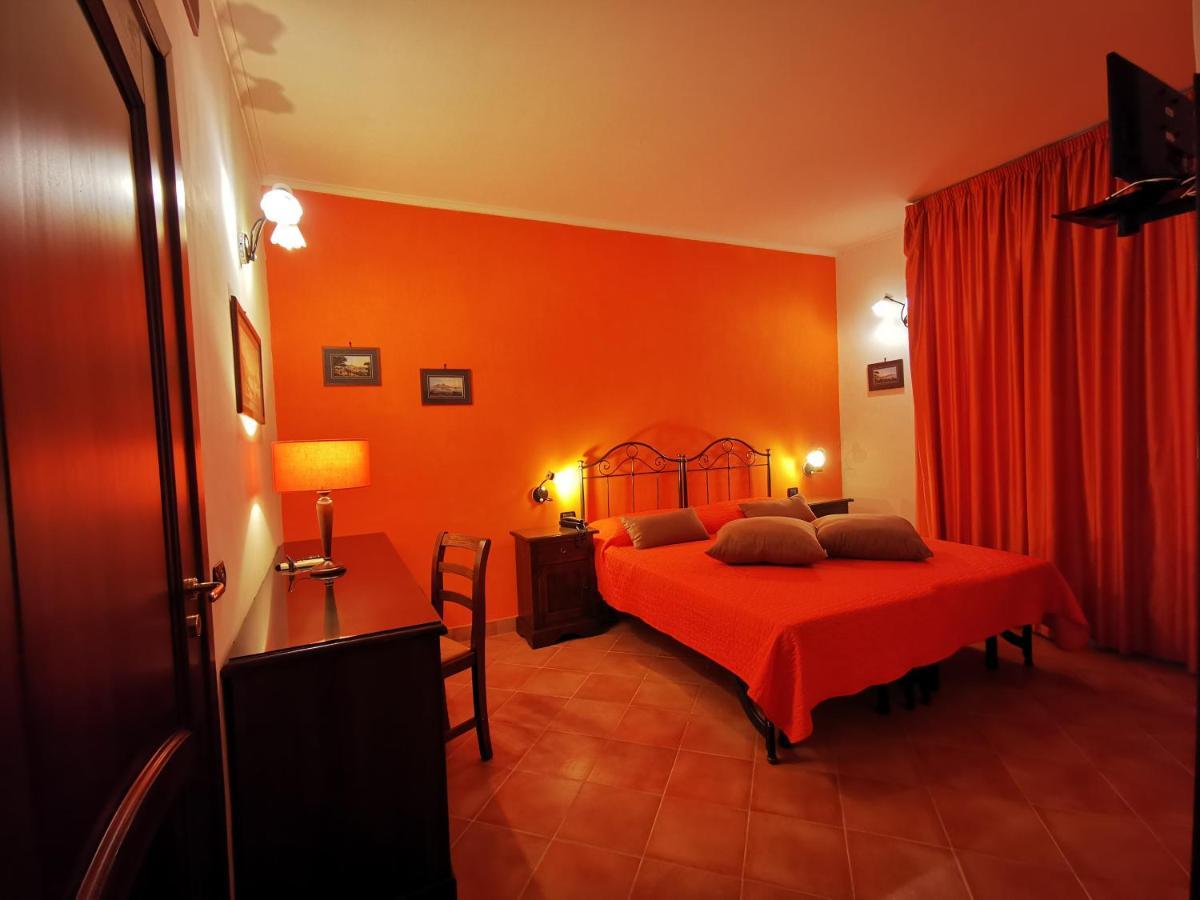 Hotel Neapolis Esterno foto