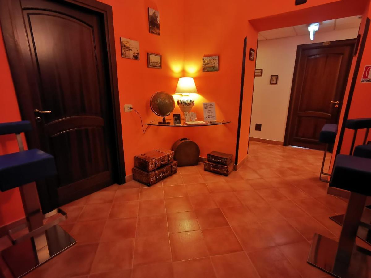 Hotel Neapolis Esterno foto