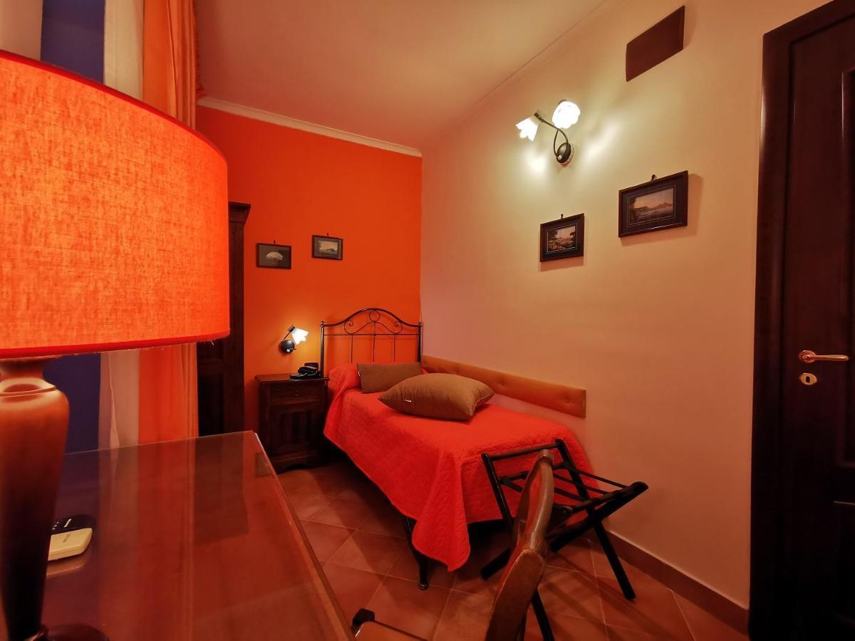 Hotel Neapolis Esterno foto