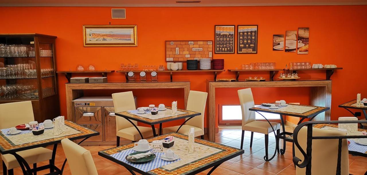 Hotel Neapolis Esterno foto