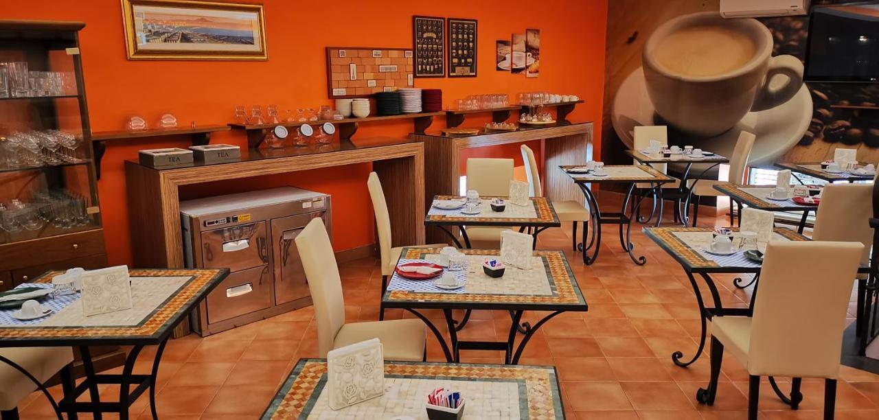 Hotel Neapolis Esterno foto