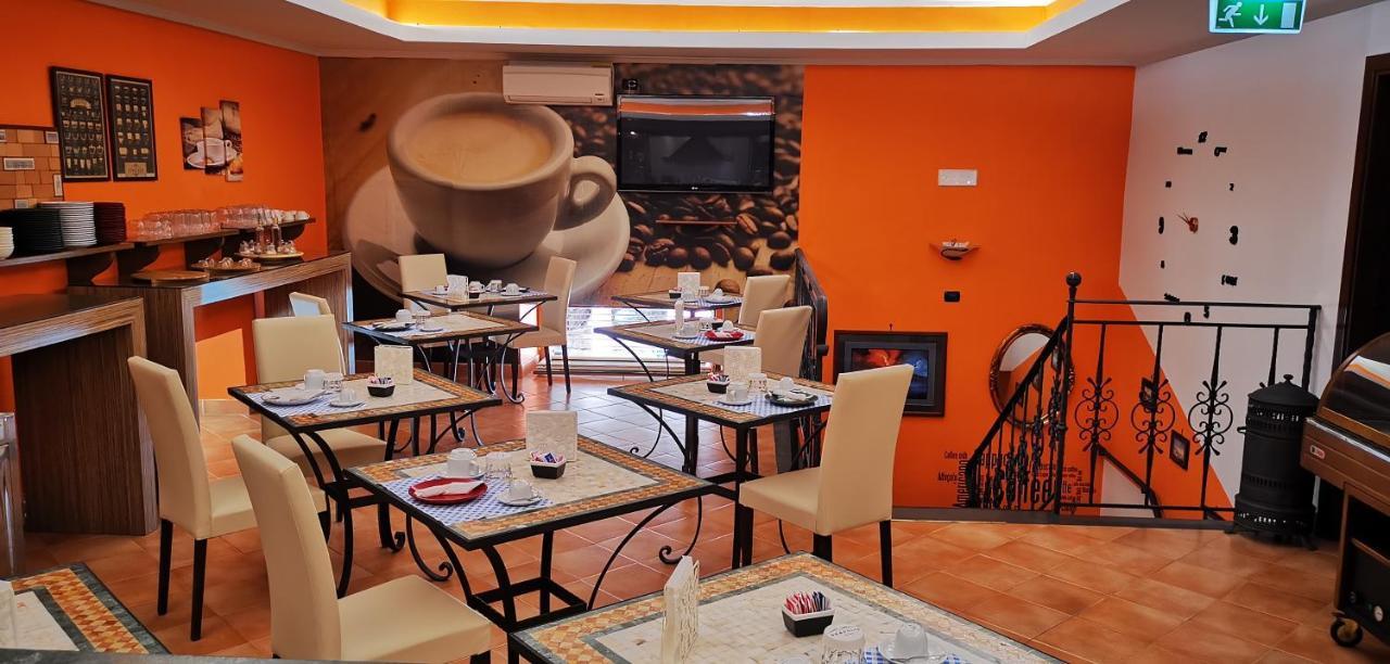 Hotel Neapolis Esterno foto