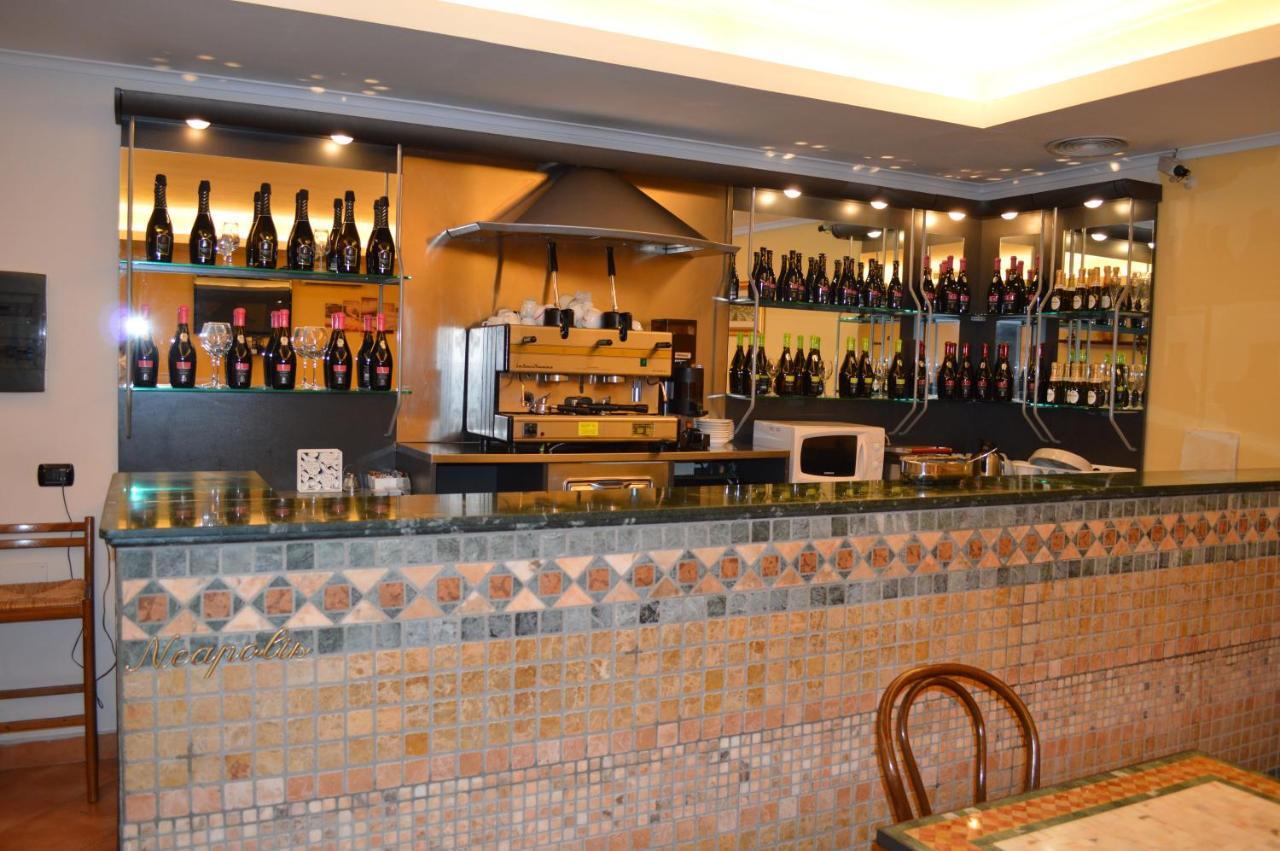 Hotel Neapolis Esterno foto